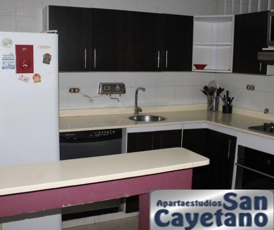 Apartaestudios San Cayetano Cali Exterior photo